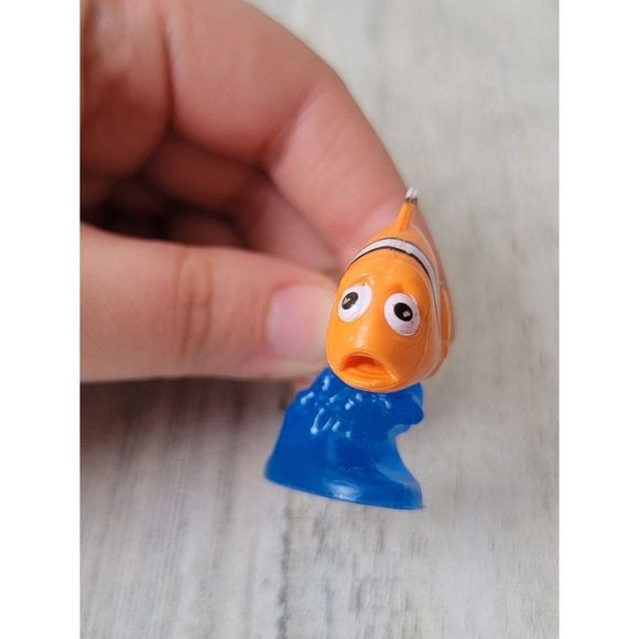 Mattel 2019 Merlin Nemo dad toy figure Disney Pixar - Picture 2 of 4